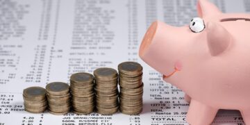 – The intraday high is 302.44 USD and the intraday low is 297.27 USD.