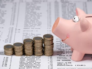 – The intraday high is 302.44 USD and the intraday low is 297.27 USD.