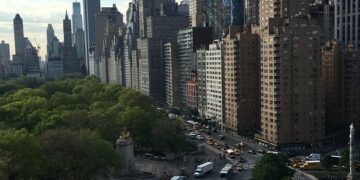 Master Paper Trading: The Key to Smarter Investing in Today’s Market